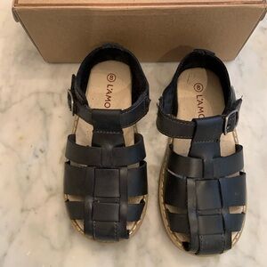 L’amour Aiden Fisherman Sandal, Slate. Size 8